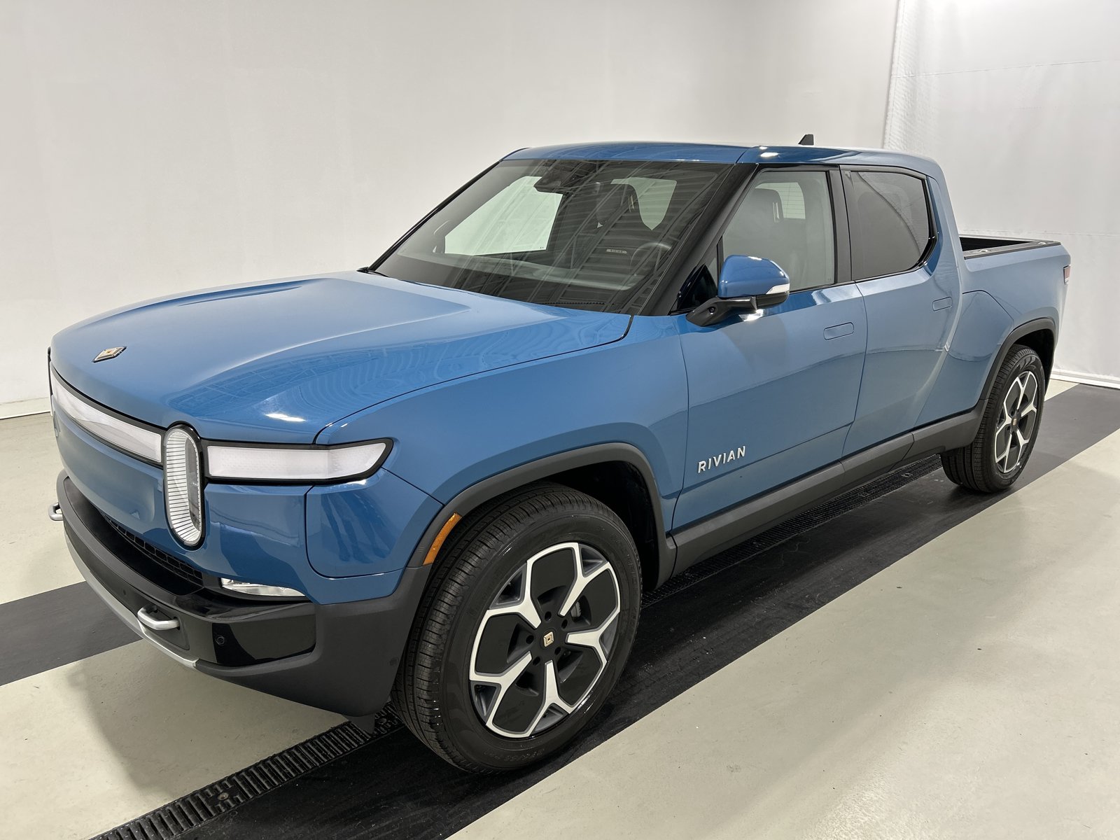 Used 2024 Rivian R1T Adventure
