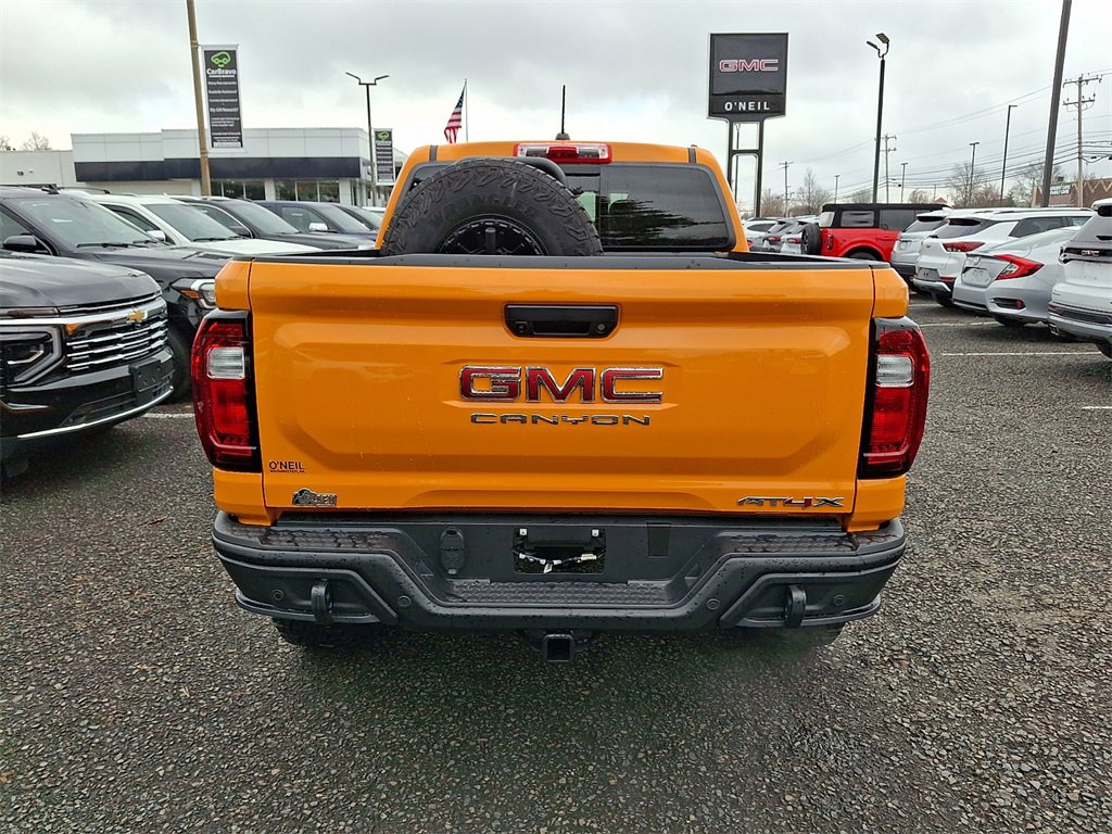 Used 2025 GMC Canyon AT4 w/ AT4X AEV Edition image 5