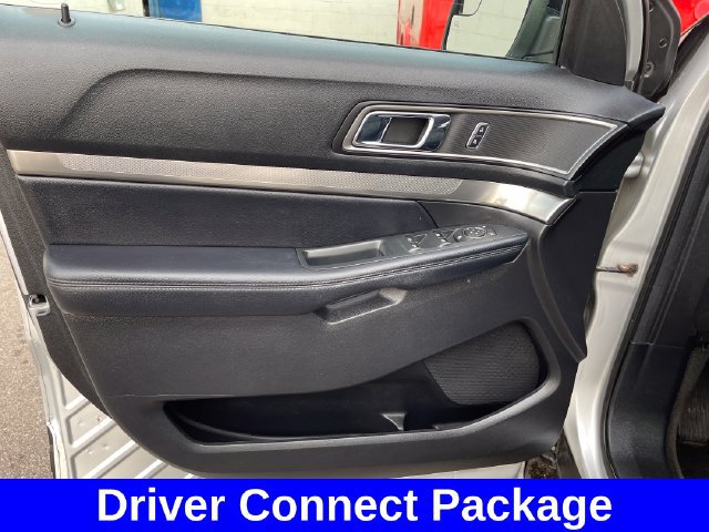 Used 2018 Ford Explorer XLT w/ Equipment Group 202A AWD/4WD image 10