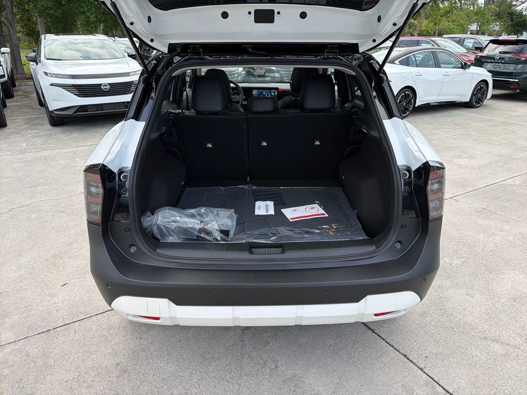New 2026 Nissan Kicks SR w/ SR Premium Package FWD image 31