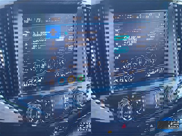 Used 2024 GMC Terrain SLT image 15