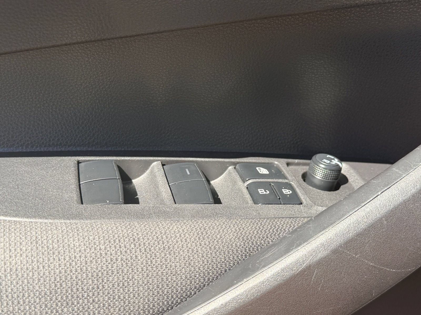 Used 2024 Toyota Corolla LE FWD image 17
