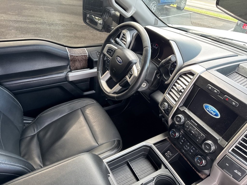 Used 2017 Ford F350 Lariat w/ Chrome Package image 31