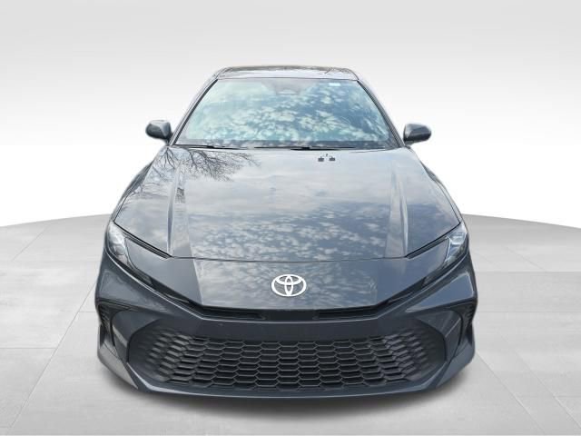 Used 2025 Toyota Camry SE image 7