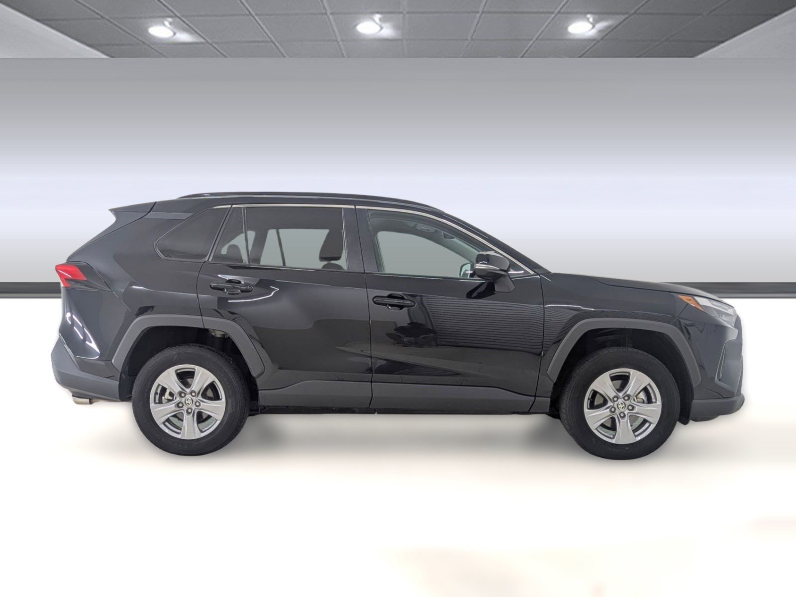 Used 2024 Toyota RAV4 XLE image 21