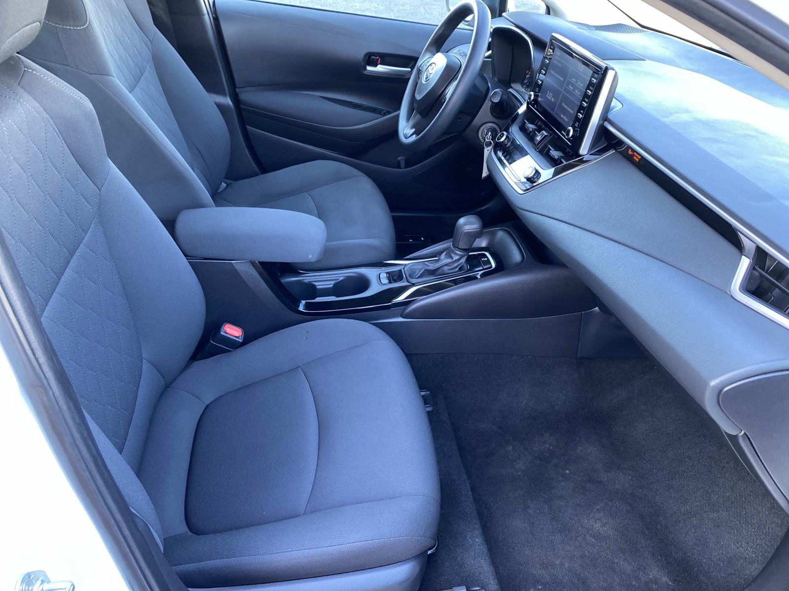 Used 2021 Toyota Corolla LE FWD image 18