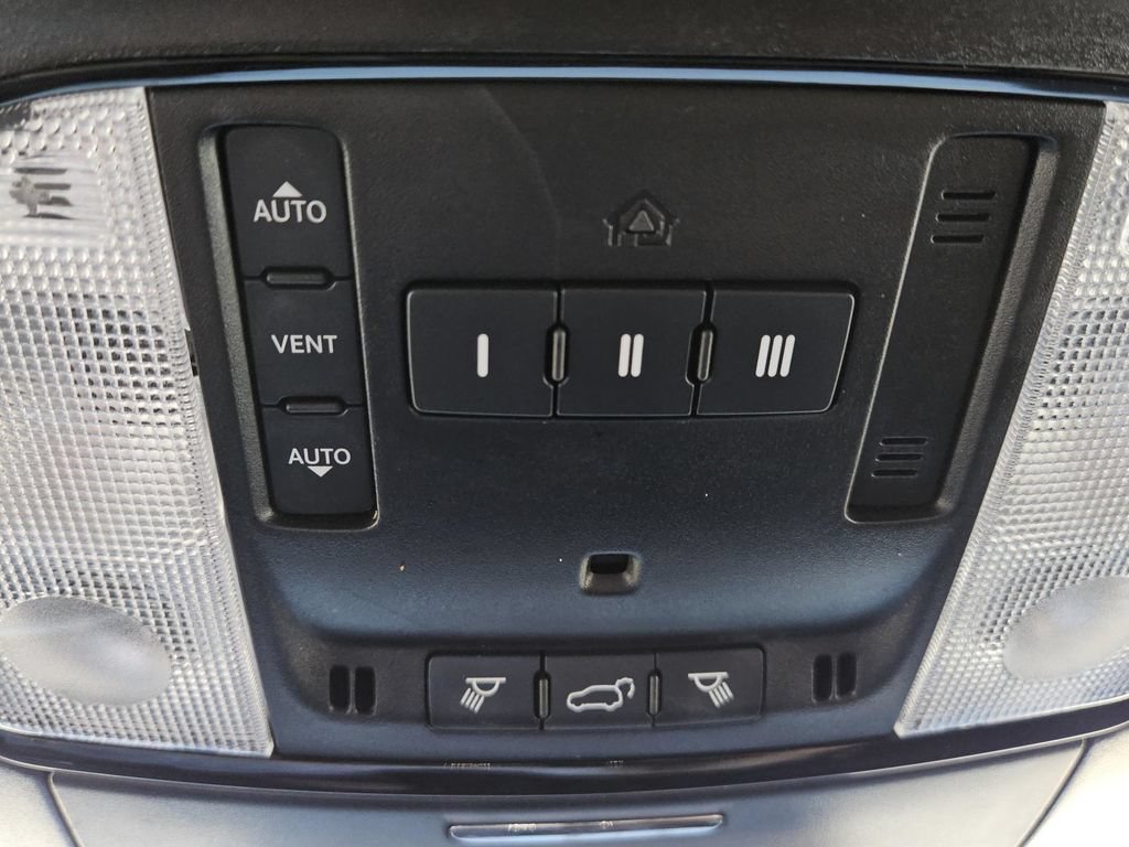 Used 2022 Dodge Durango R/T w/ Blacktop Package RWD image 24