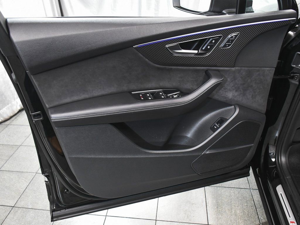 Used 2025 Audi SQ7 Premium Plus image 9