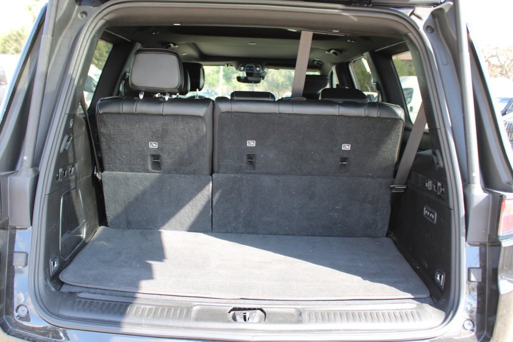 Used 2023 Jeep Wagoneer Series III w/ Premium Group I AWD/4WD image 11
