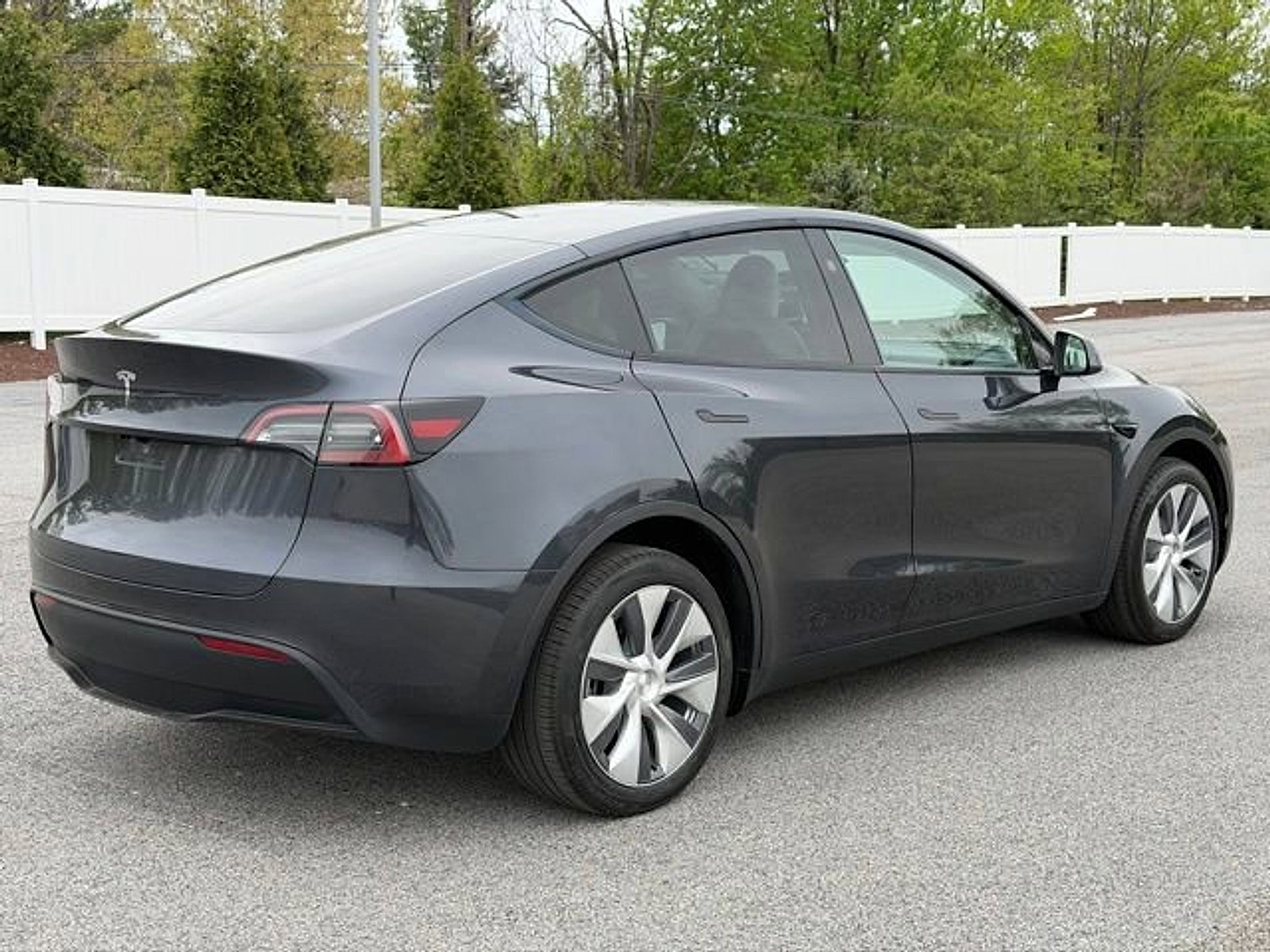 Used 2024 Tesla Model Y Long Range AWD/4WD image 7