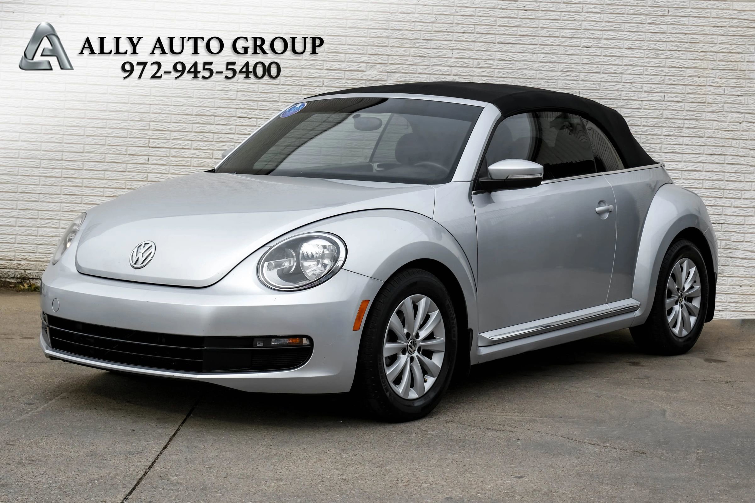 Used 2013 Volkswagen Beetle 2.5 image 1