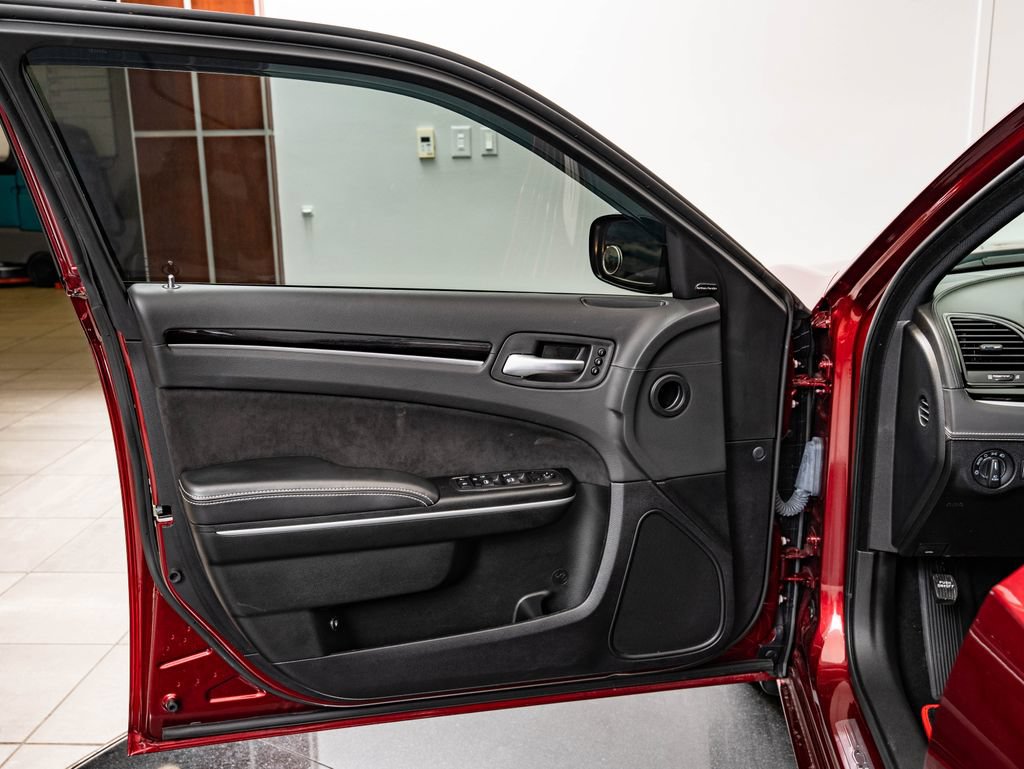 Used 2023 Chrysler 300 C RWD image 25
