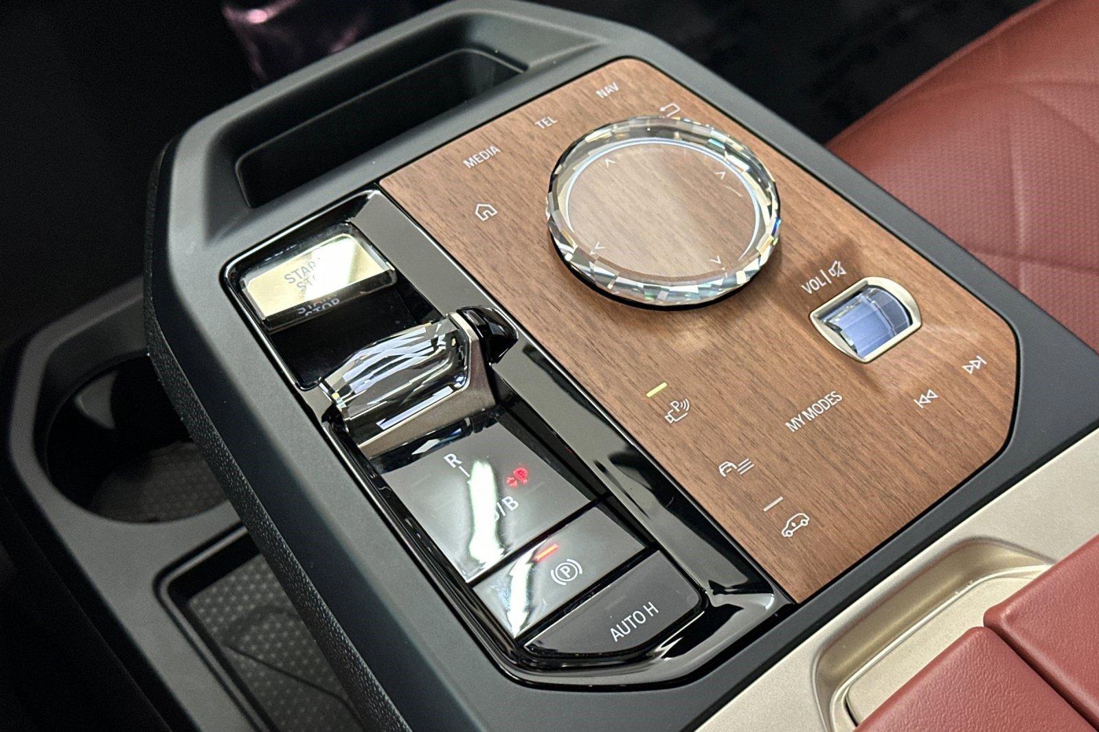 Certified 2023 BMW iX M60 w/ Executive Package AWD/4WD image 26