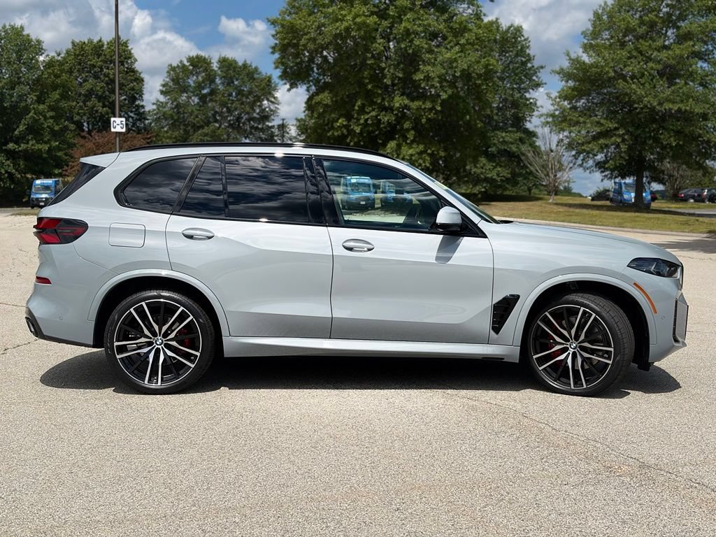 New 2026 BMW X5 xDrive40i w/ M Sport Package AWD/4WD image 7