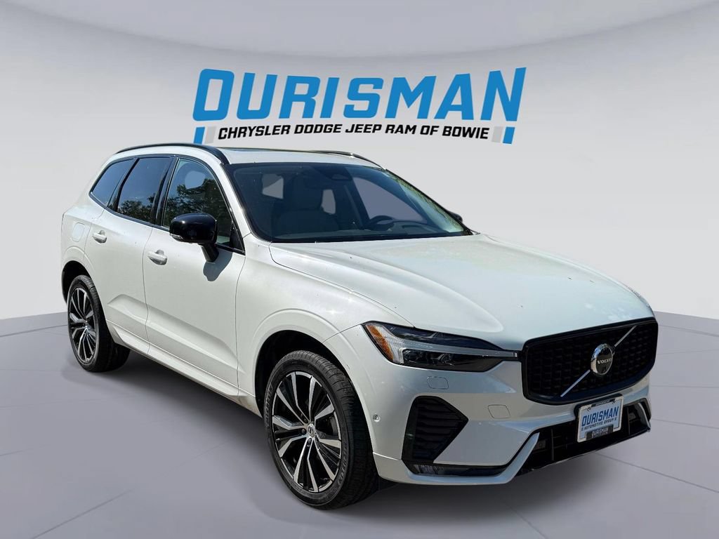 Used 2024 Volvo XC60 B5 Plus AWD/4WD image 1