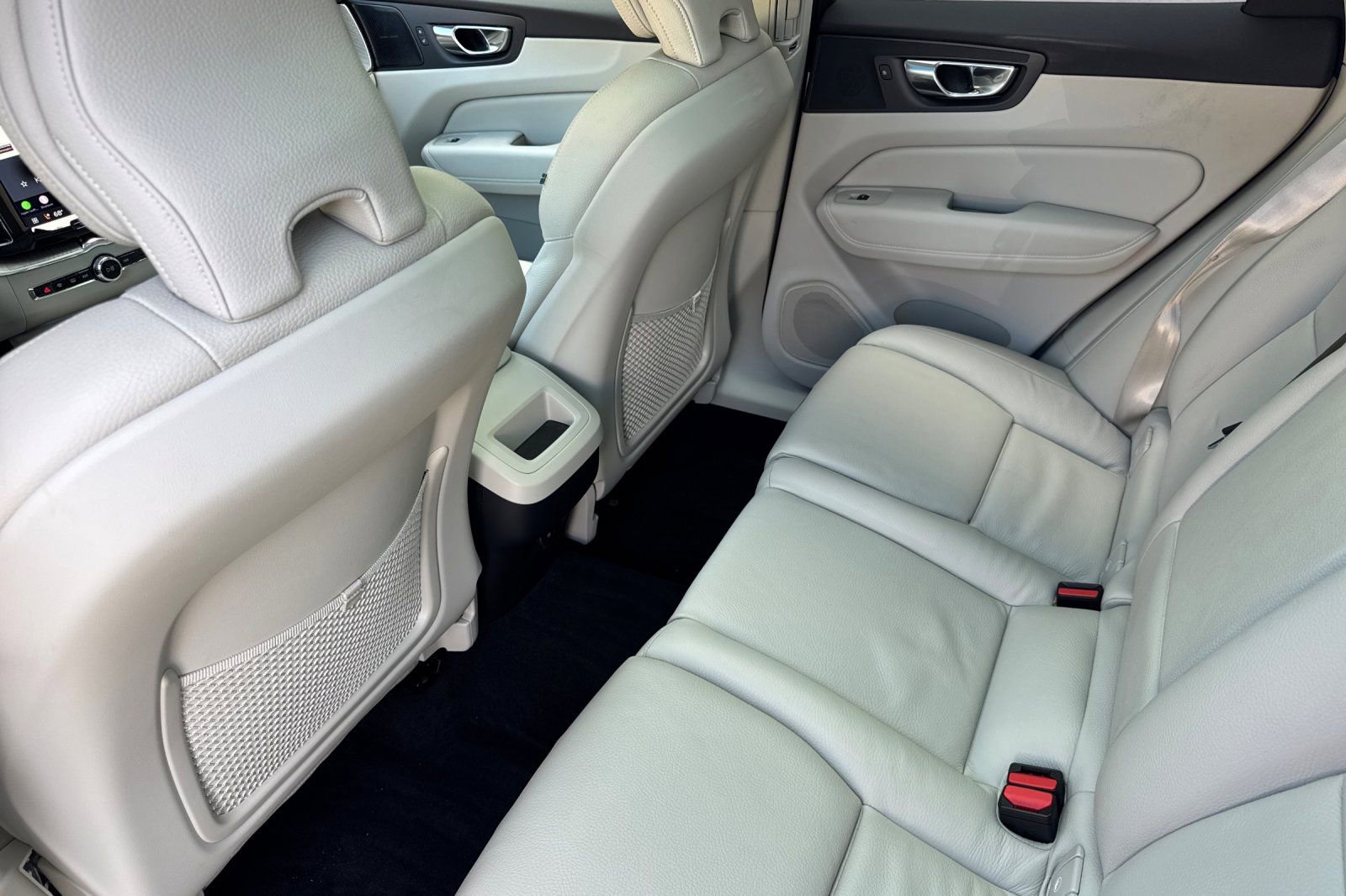 Certified 2023 Volvo XC60 B5 Plus w/ Protection Package Premier AWD/4WD image 5