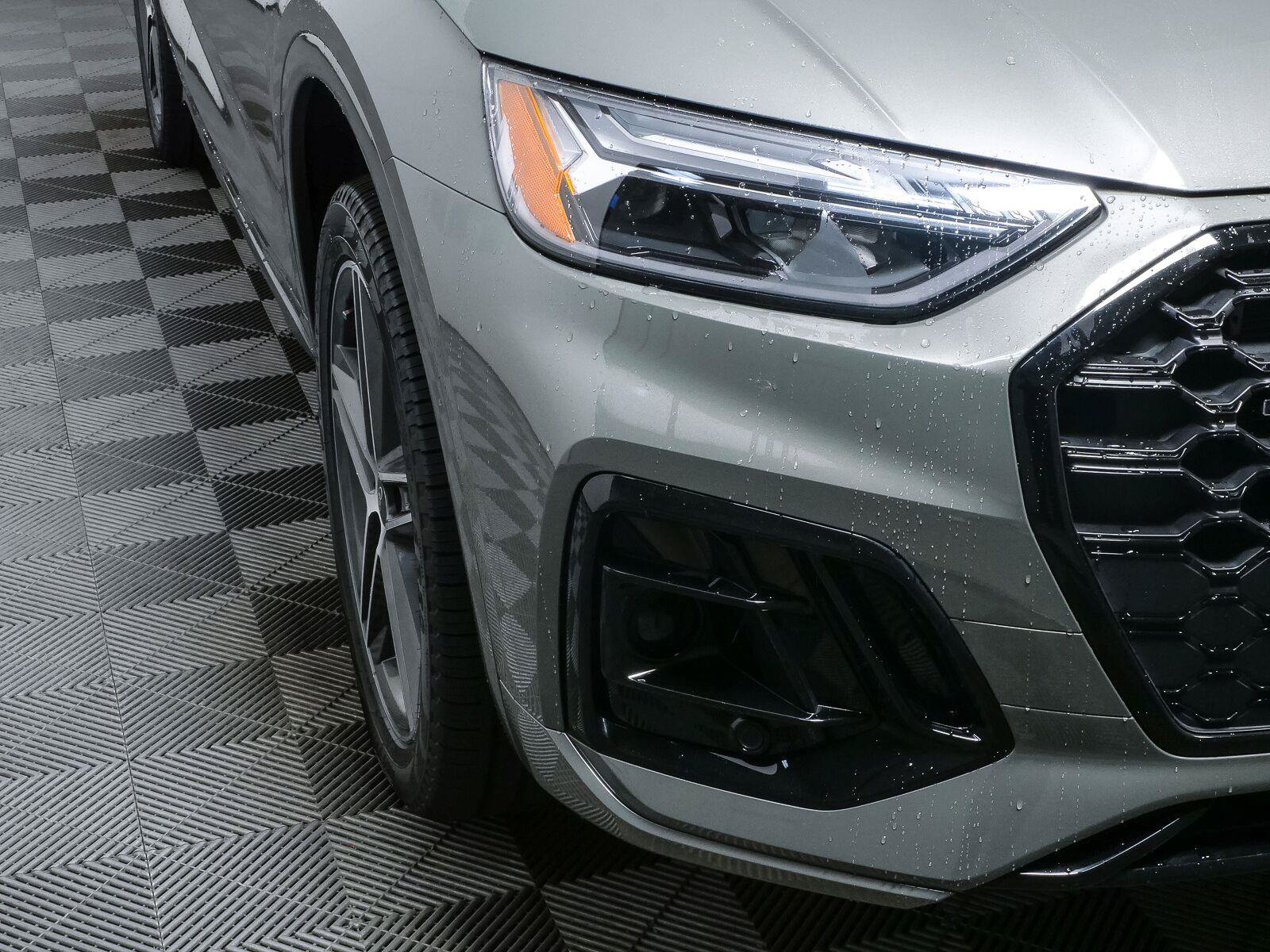 Used 2024 Audi Q5 e Premium Plus w/ Premium Plus Package AWD/4WD image 37