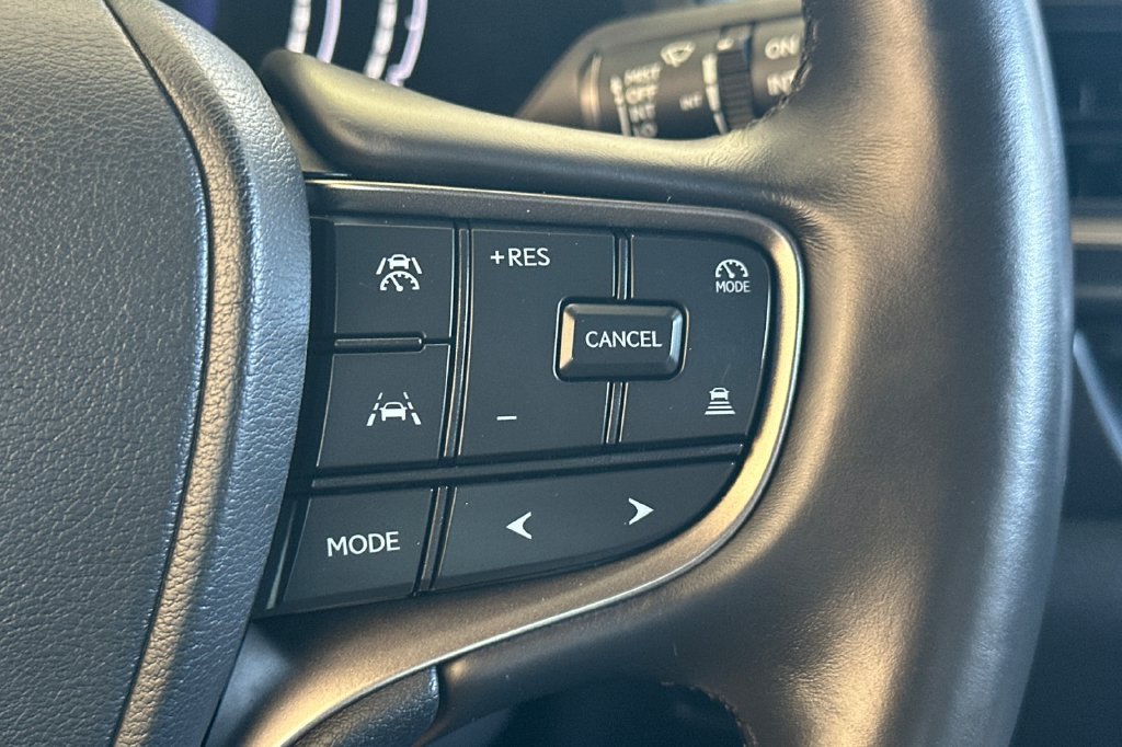 Used 2025 Lexus UX 300h FWD w/ Accessory Package (Z2) image 28