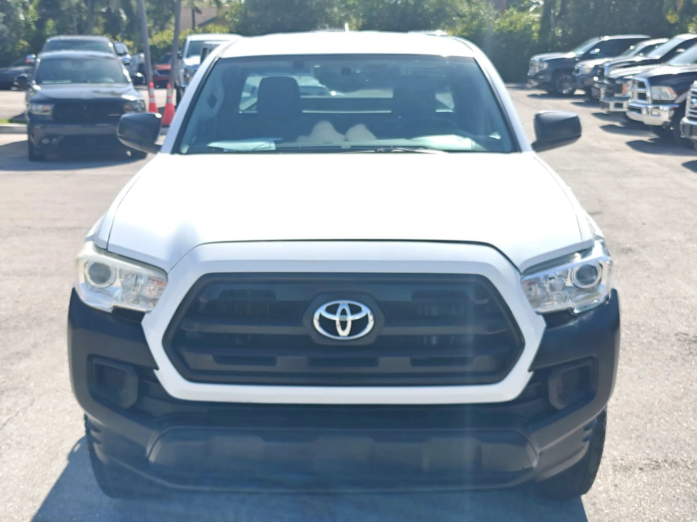 Used 2017 Toyota Tacoma SR RWD image 2