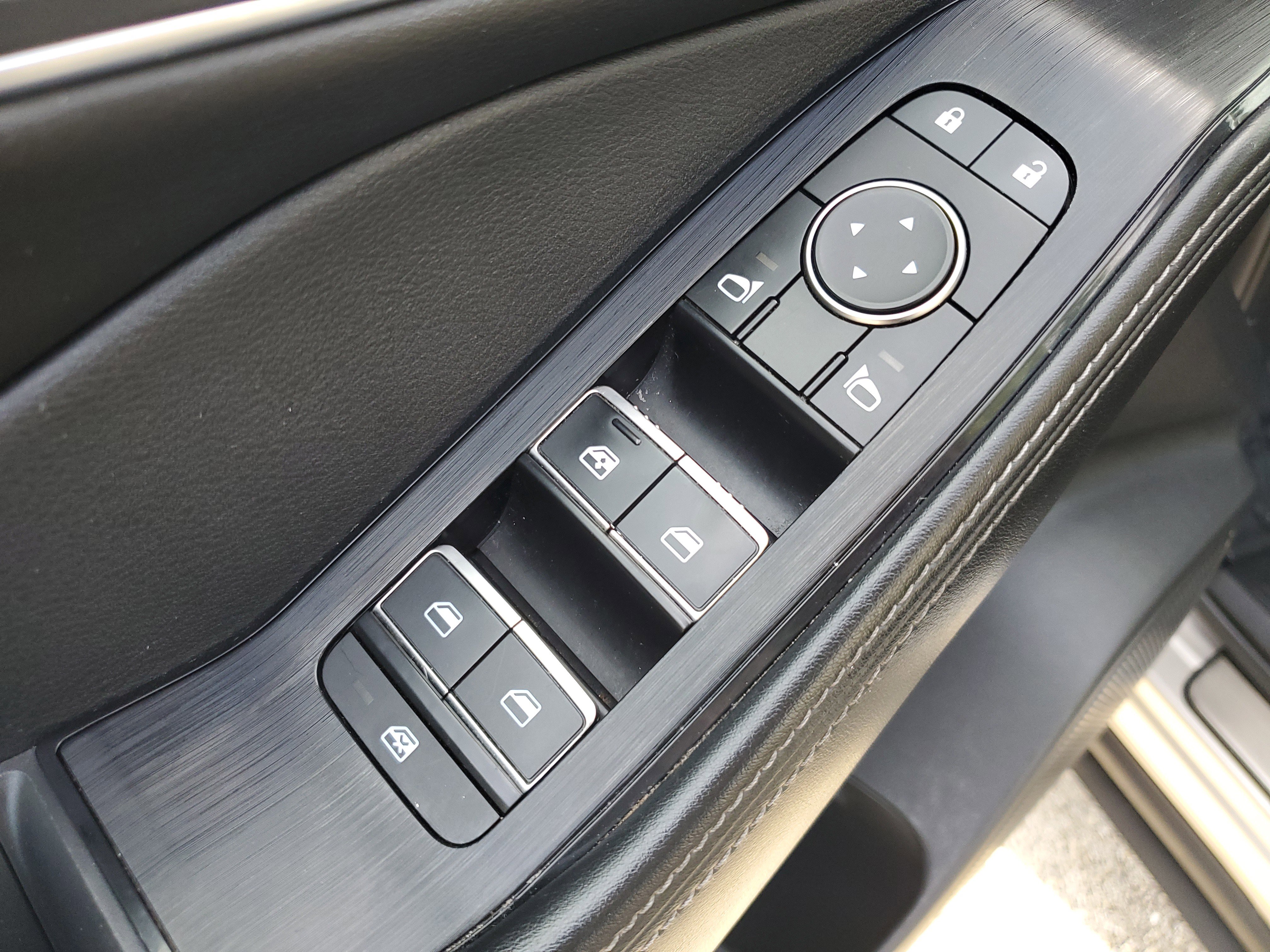 Certified 2021 Nissan Rogue Platinum image 29