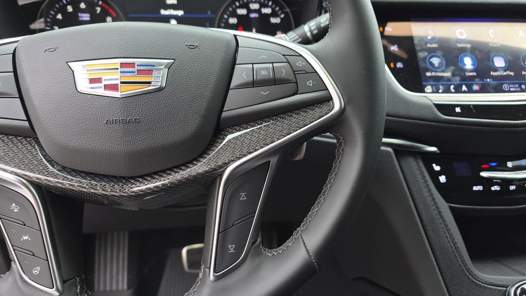 Certified 2025 Cadillac XT5 Sportv w/ Technology Package image 16