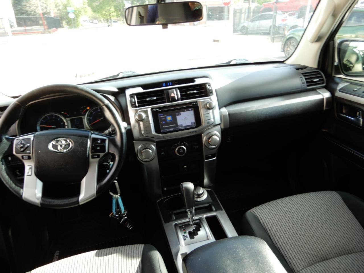 Used 2018 Toyota 4Runner SR5 AWD/4WD image 19