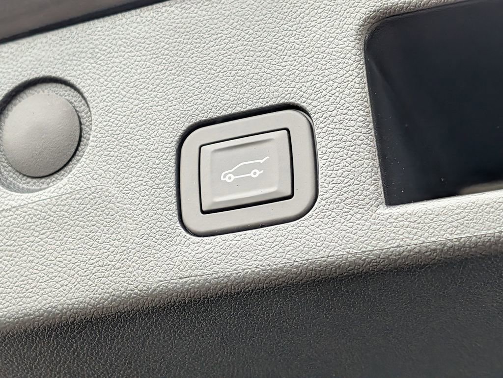 New 2026 GMC Terrain Elevation w/ Elevation Premium Package AWD/4WD image 29