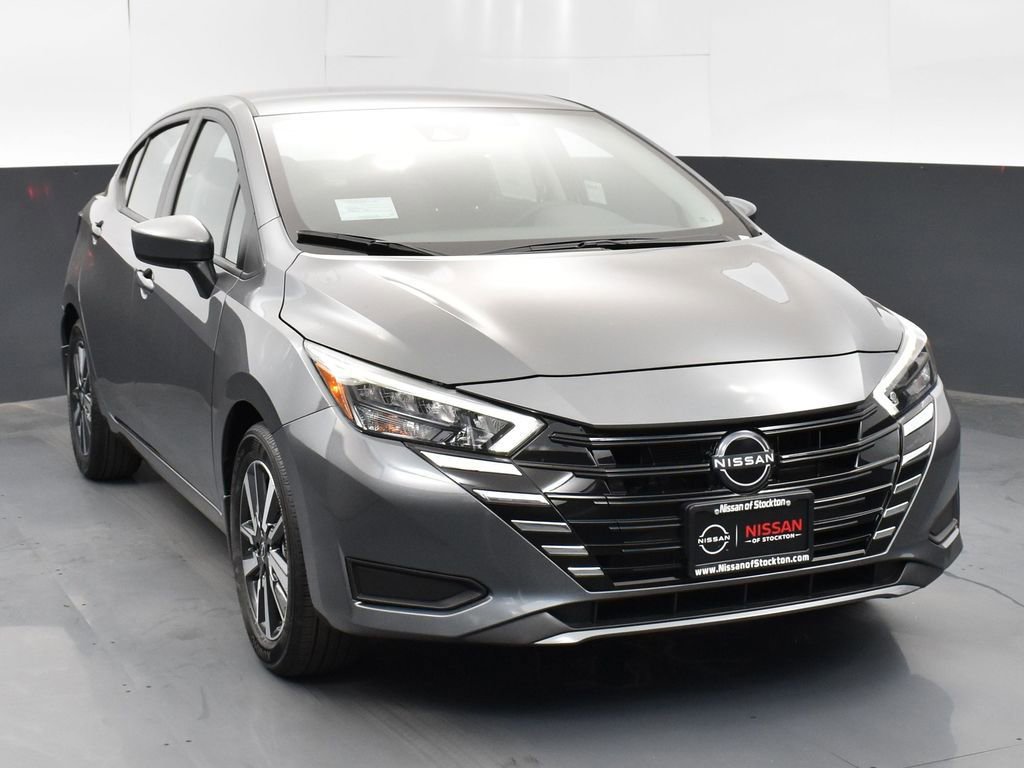 New 2025 Nissan Versa SV w/ Trunk Package