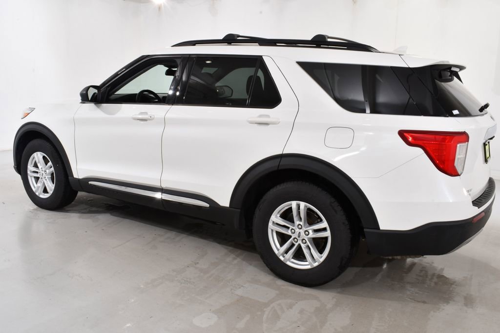 Used 2021 Ford Explorer XLT w/ Equipment Group 202A AWD/4WD image 15