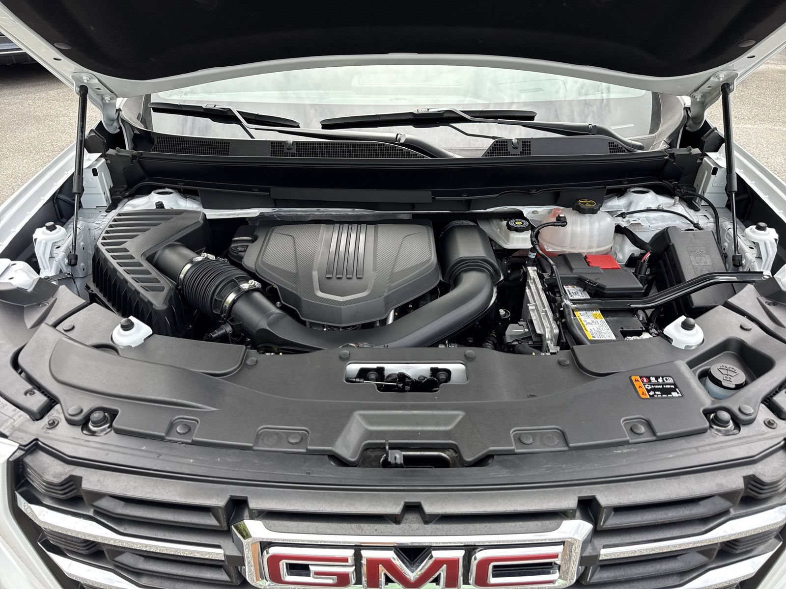 Used 2025 GMC Acadia Elevation FWD image 36