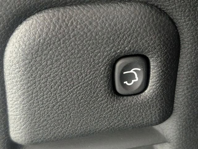 Used 2023 Dodge Durango R/T w/ Blacktop Package AWD/4WD image 29