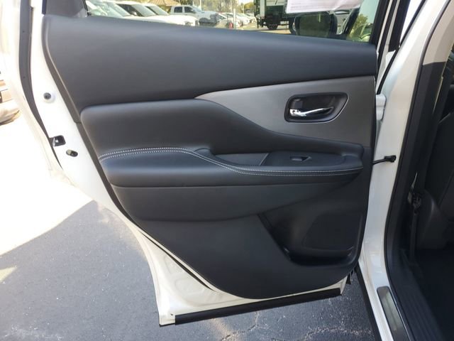 Certified 2024 Nissan Murano SV w/ SV Midnight Edition Package image 10