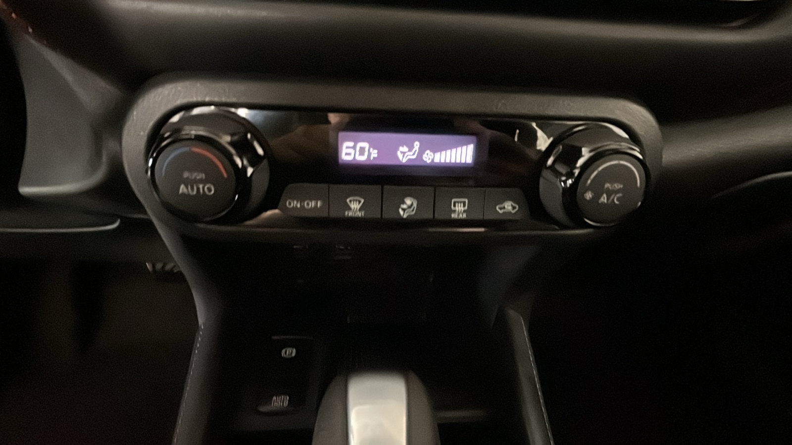 Used 2023 Nissan Kicks SR FWD image 24