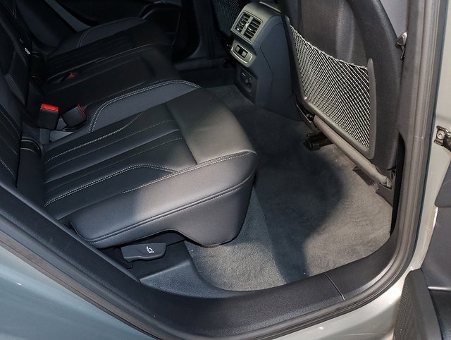 Used 2025 Audi Q5 e Premium Plus w/ Premium Plus Package image 34