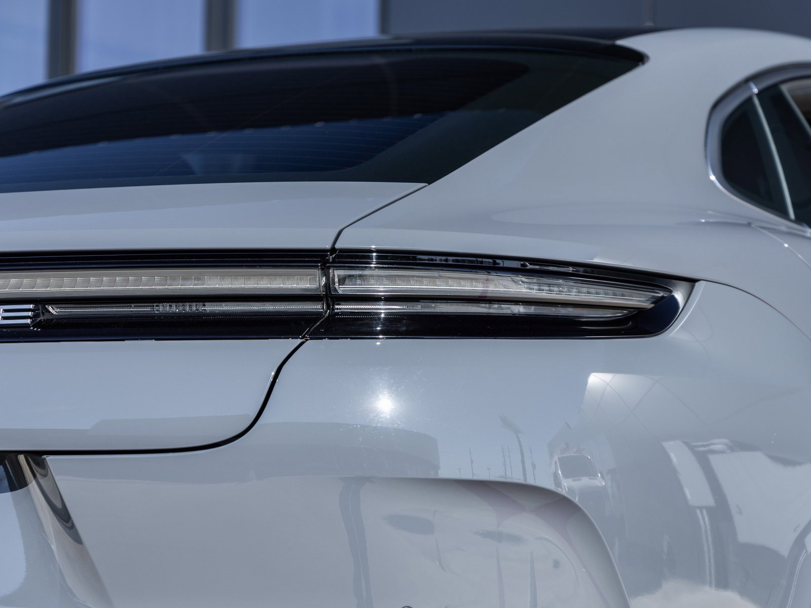 Certified 2025 Porsche Panamera 4 image 16