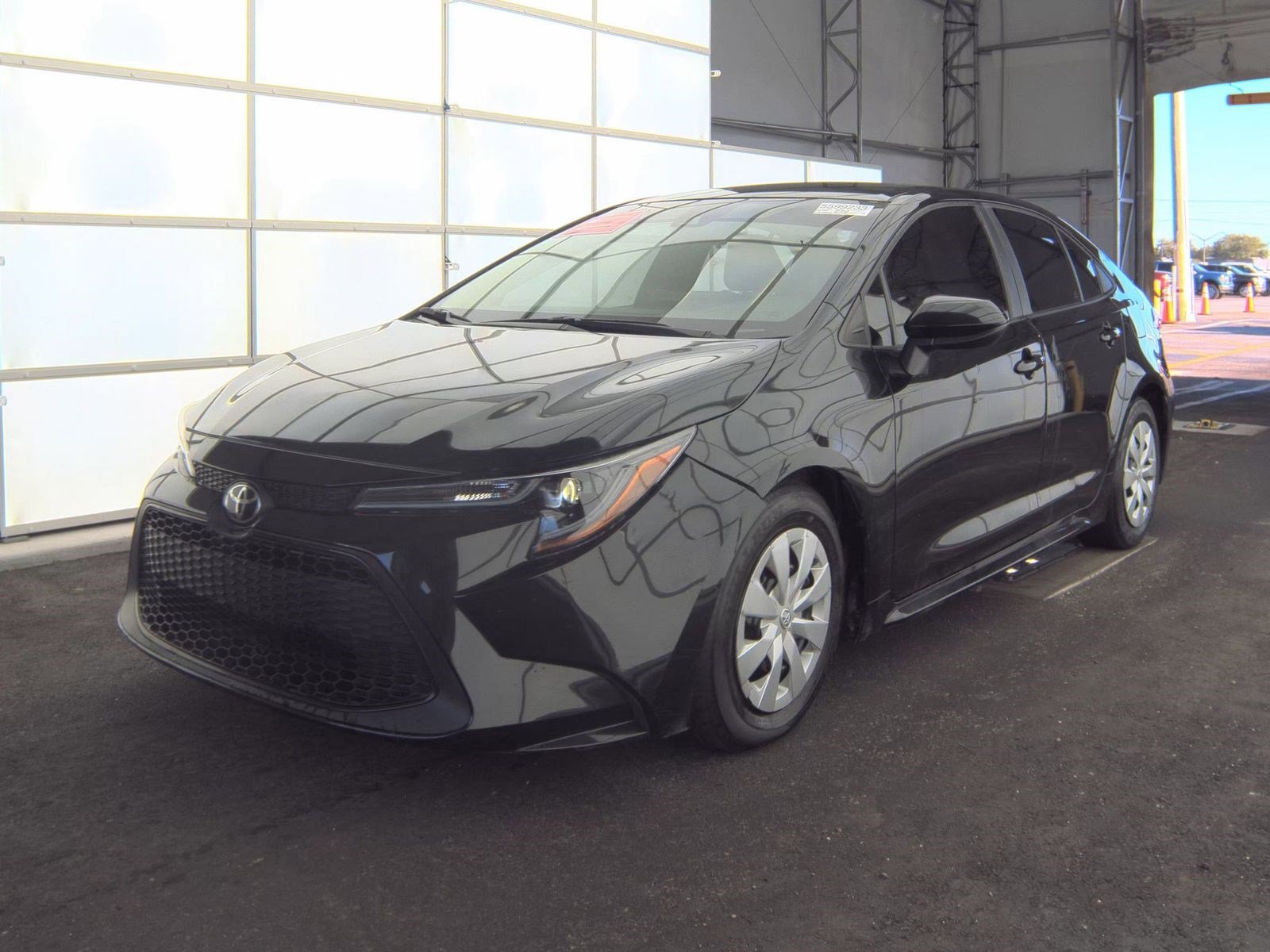 Used 2022 Toyota Corolla L FWD image 4
