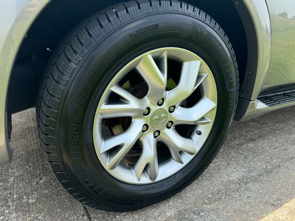 Used 2014 INFINITI QX80 4WD w/ Theater Package image 6