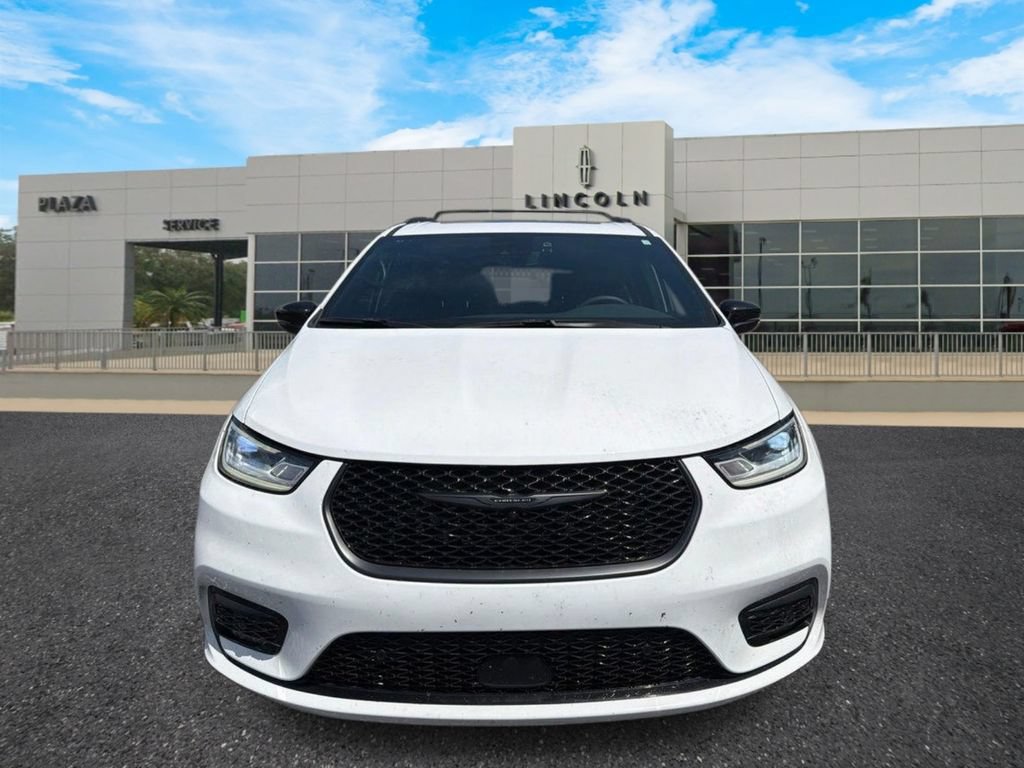 Used 2024 Chrysler Pacifica Premium FWD image 8