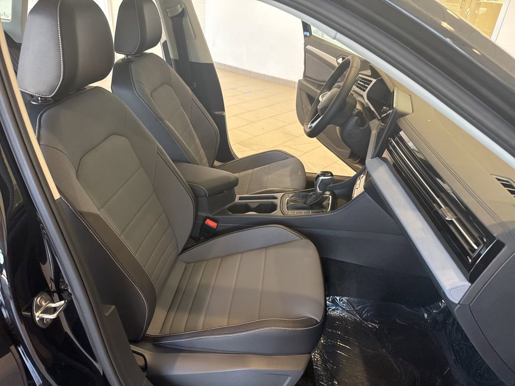 New 2025 Volkswagen Jetta SE image 13