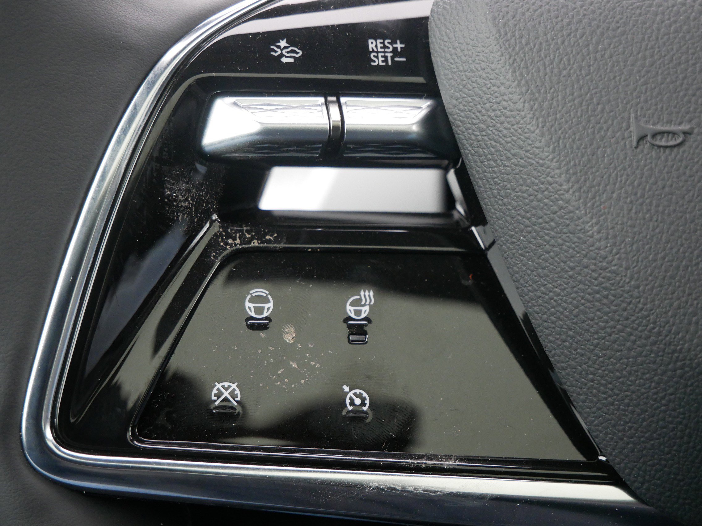 New 2026 Cadillac Optiq Sport 1 image 25