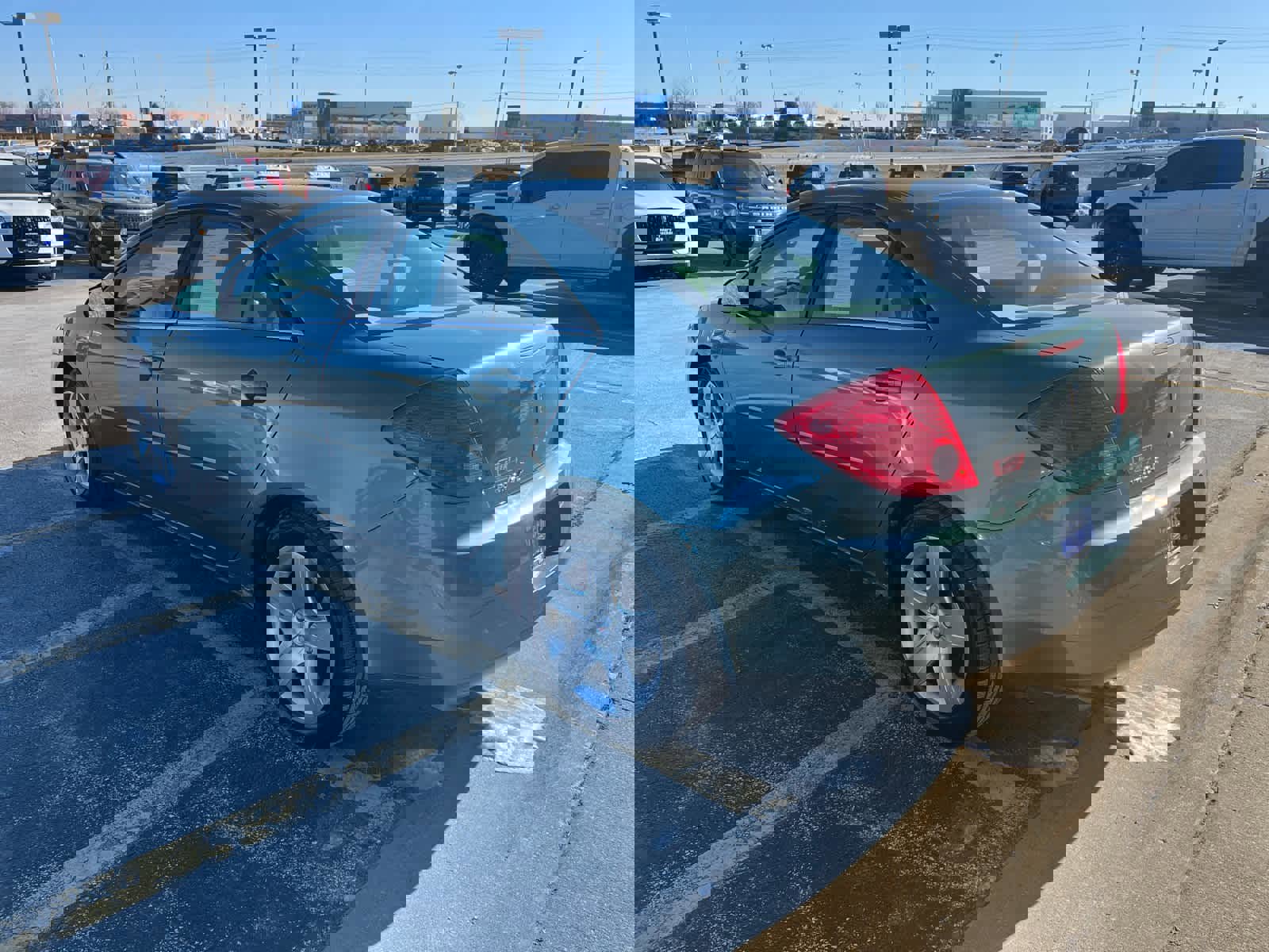 Used 2009 Pontiac G6 w/ Preferred Package image 6