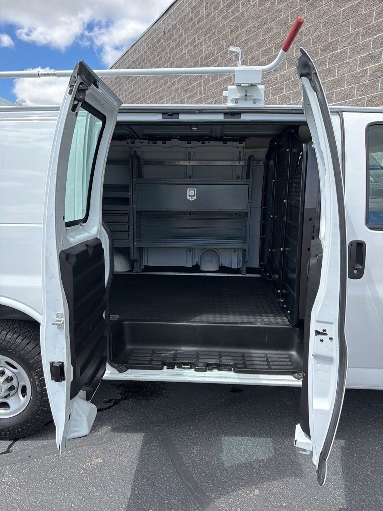 Used 2020 Chevrolet Express 2500 w/ Driver Convenience Package RWD image 26