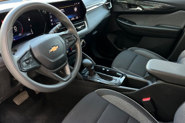 Used 2025 Chevrolet TrailBlazer LT FWD image 10