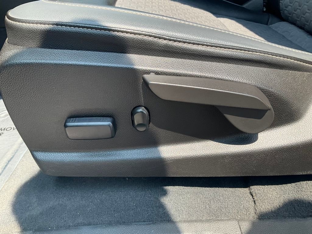 Used 2022 Chevrolet Colorado Z71 image 18