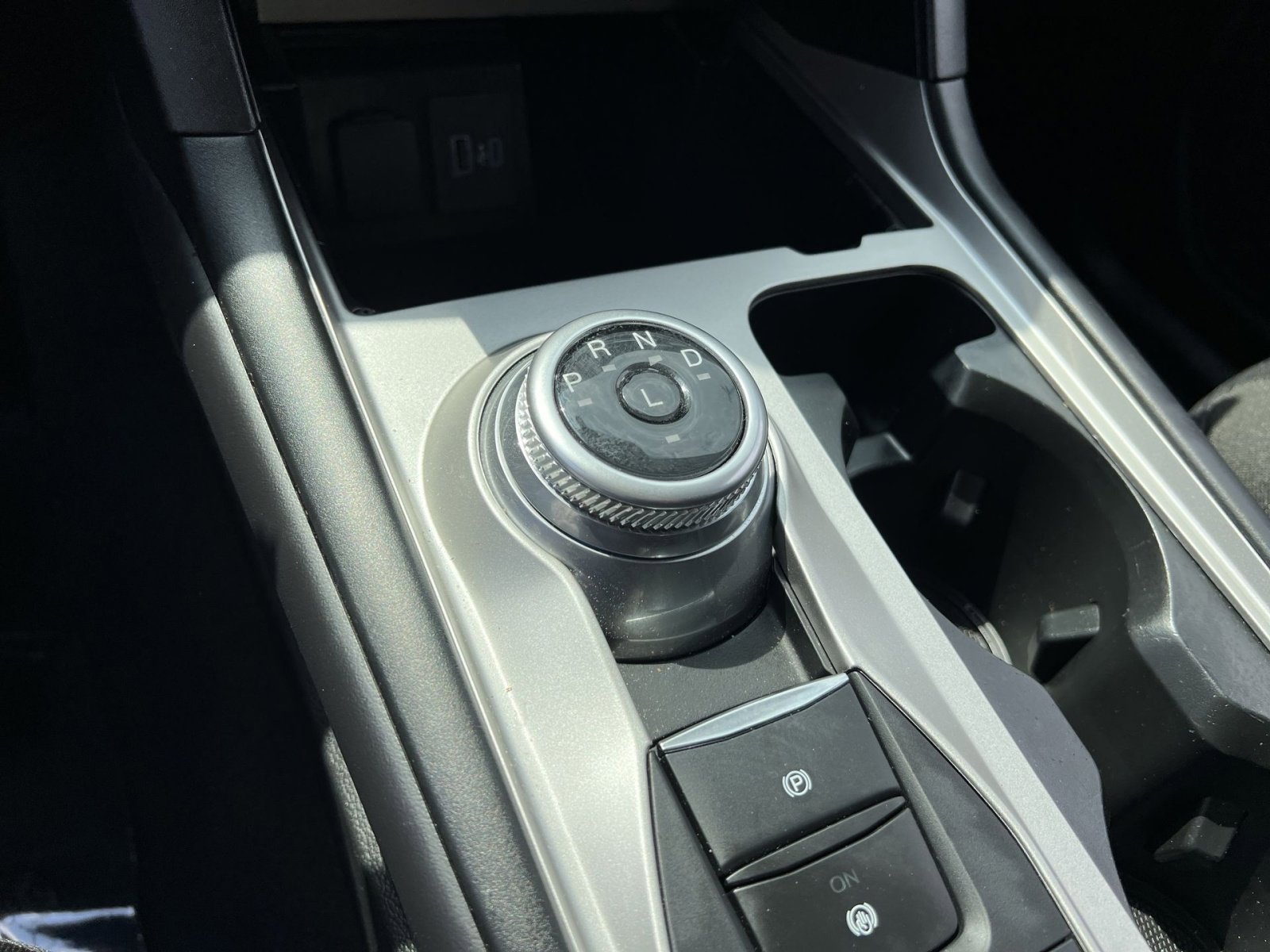 Used 2023 Ford Explorer XLT AWD/4WD image 29