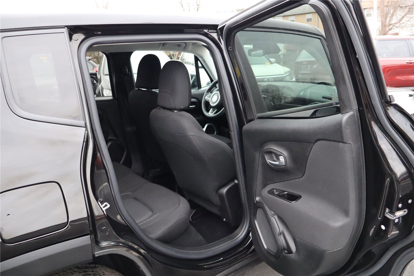 Used 2021 Jeep Renegade Sport image 29