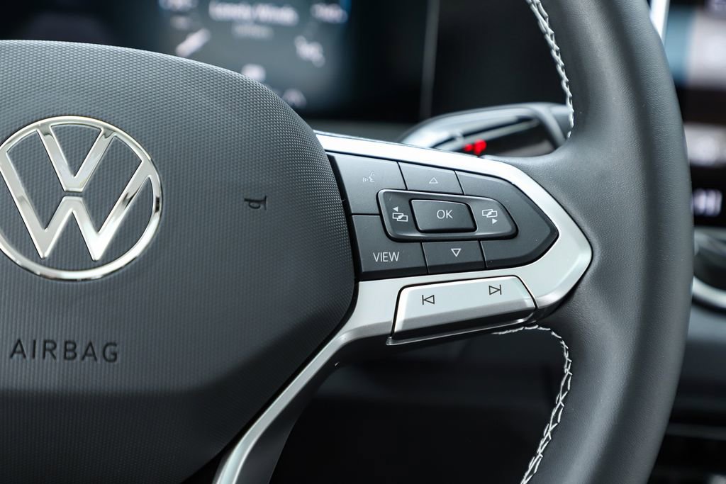 New 2026 Volkswagen Tiguan SE image 61