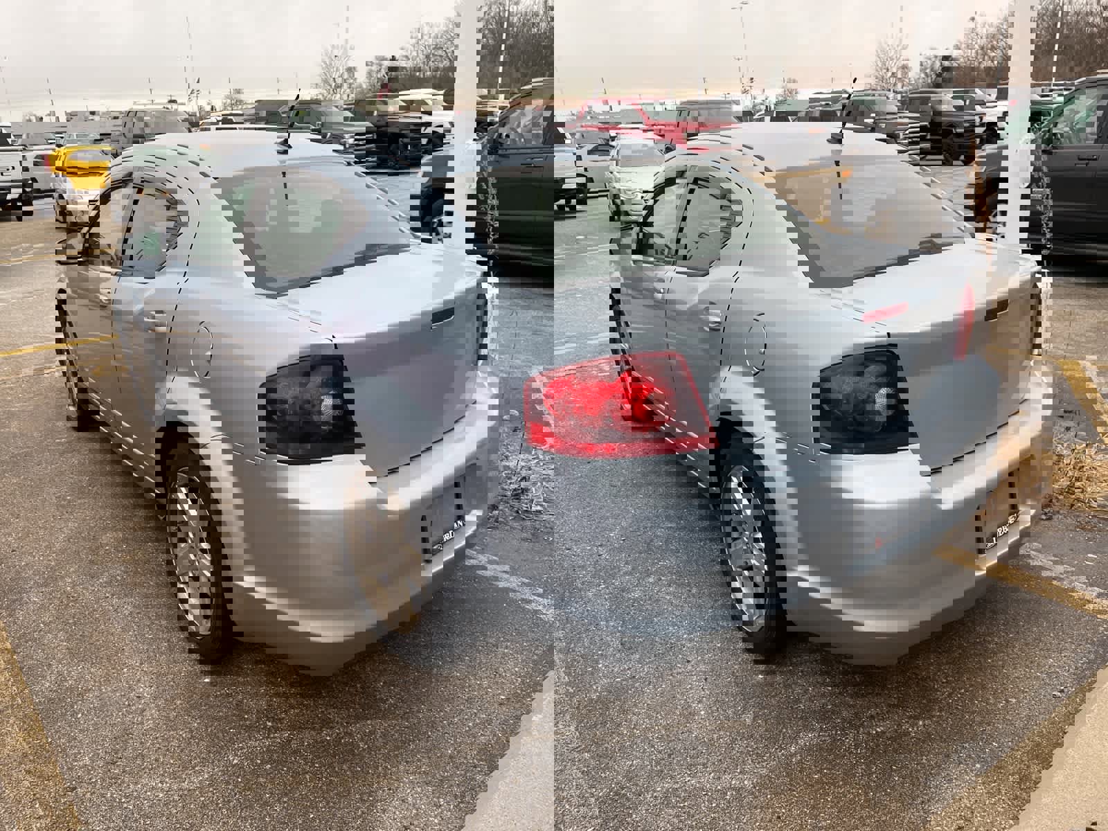 Used 2013 Dodge Avenger SE image 10