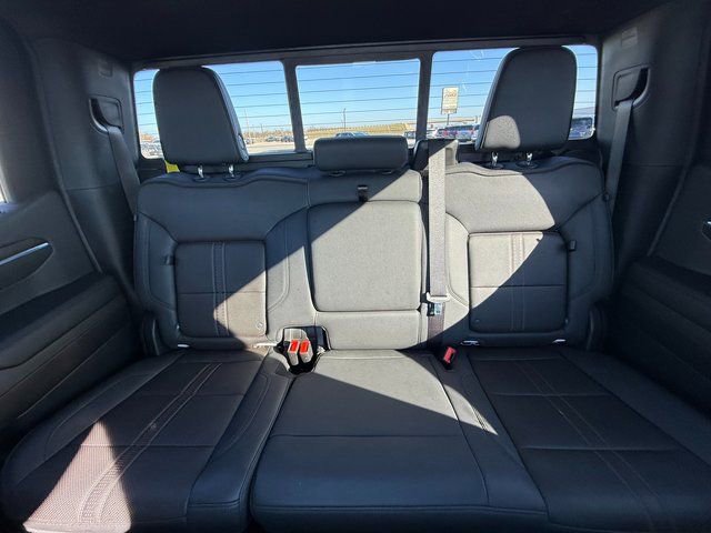 Used 2024 Chevrolet Silverado 1500 High Country w/ Technology Package image 13