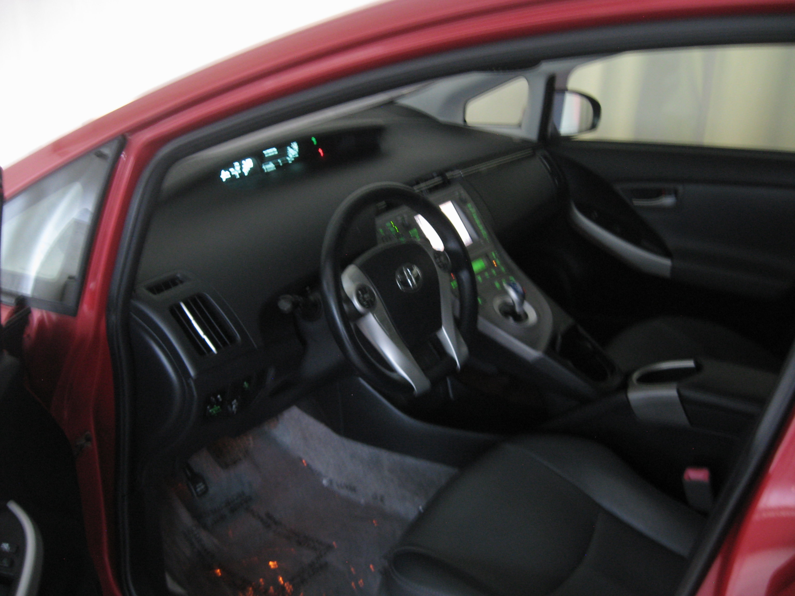 Used 2013 Toyota Prius Four w/ Deluxe Solar Roof Pkg image 12